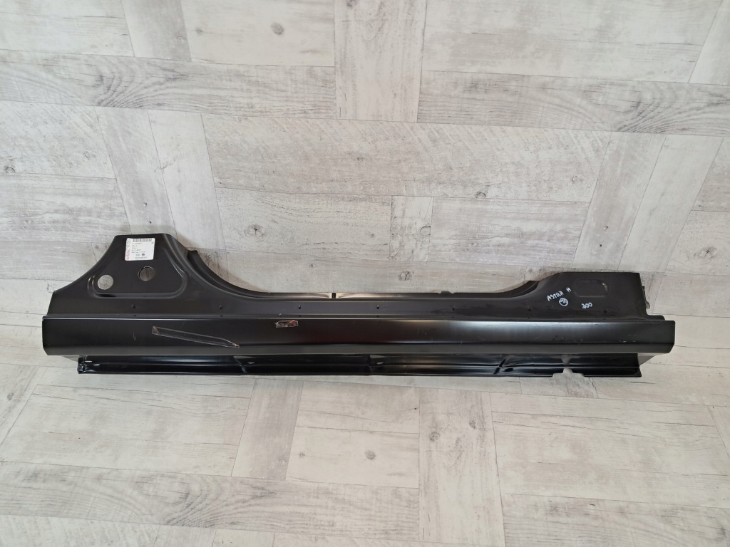 Купити Opel astra h 3 04- поріг стовпчик  правий передні  обшивка 13239567