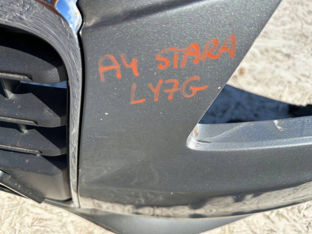 Купити A4 8k бампер перед сріблястий омивачі ly7g