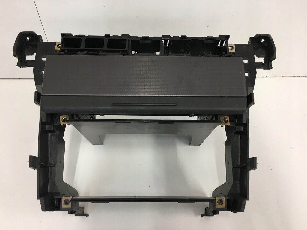 фото №2, Audi a6 c5 рамка корзина радіо lift 4b0858005c