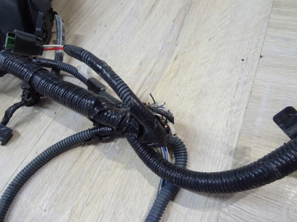 фото №16, Джгут електропроводка запобіжників + коробка auris full hybrid