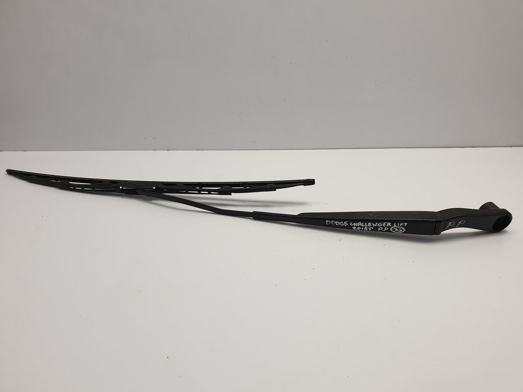 фото №1, Dodge challenger 15- важіль передньої двірники