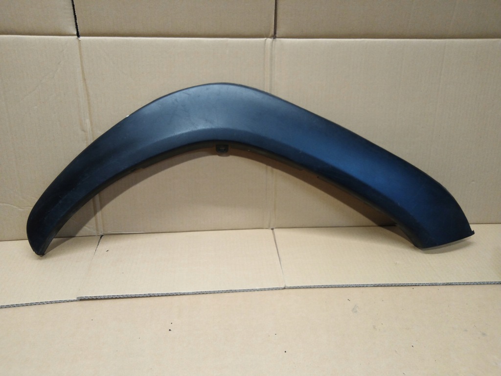 фото №1, Hilux viii 16- молдинг крила права перед