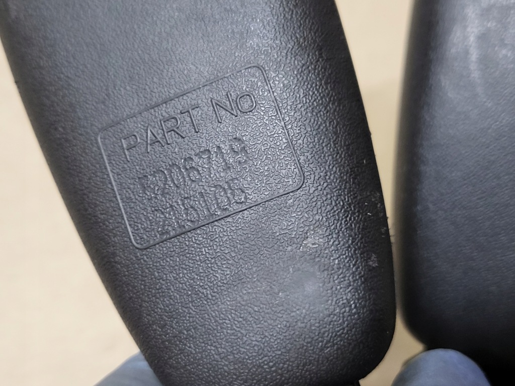 Клипса пряжка поперечина безопасности двойной задняя saab 95 9-5 оригинальный номер с Разборки