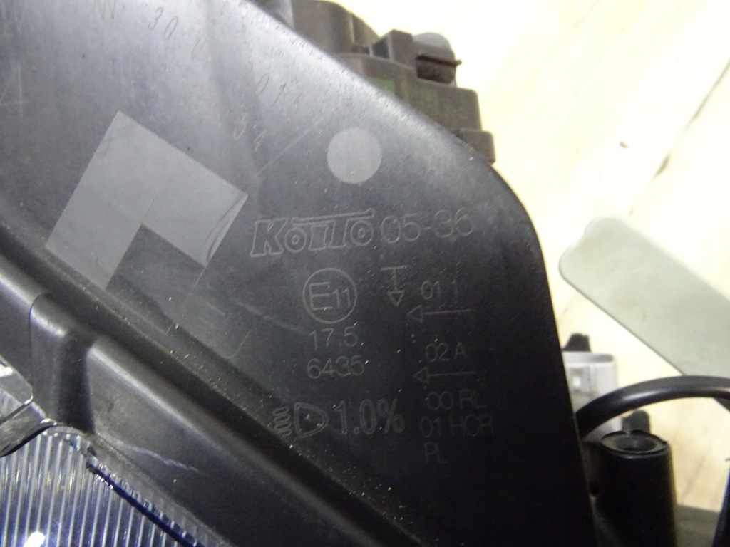 Фара правый  перед toyota avensis t27 led 05-36 y57 Киев