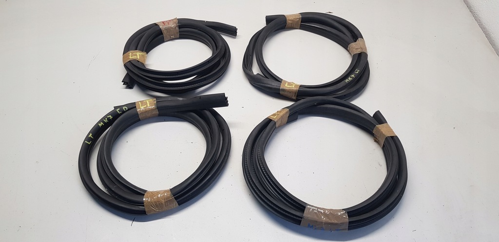 фото №1, Ford fiesta mk7 прокладка двері лівий задня