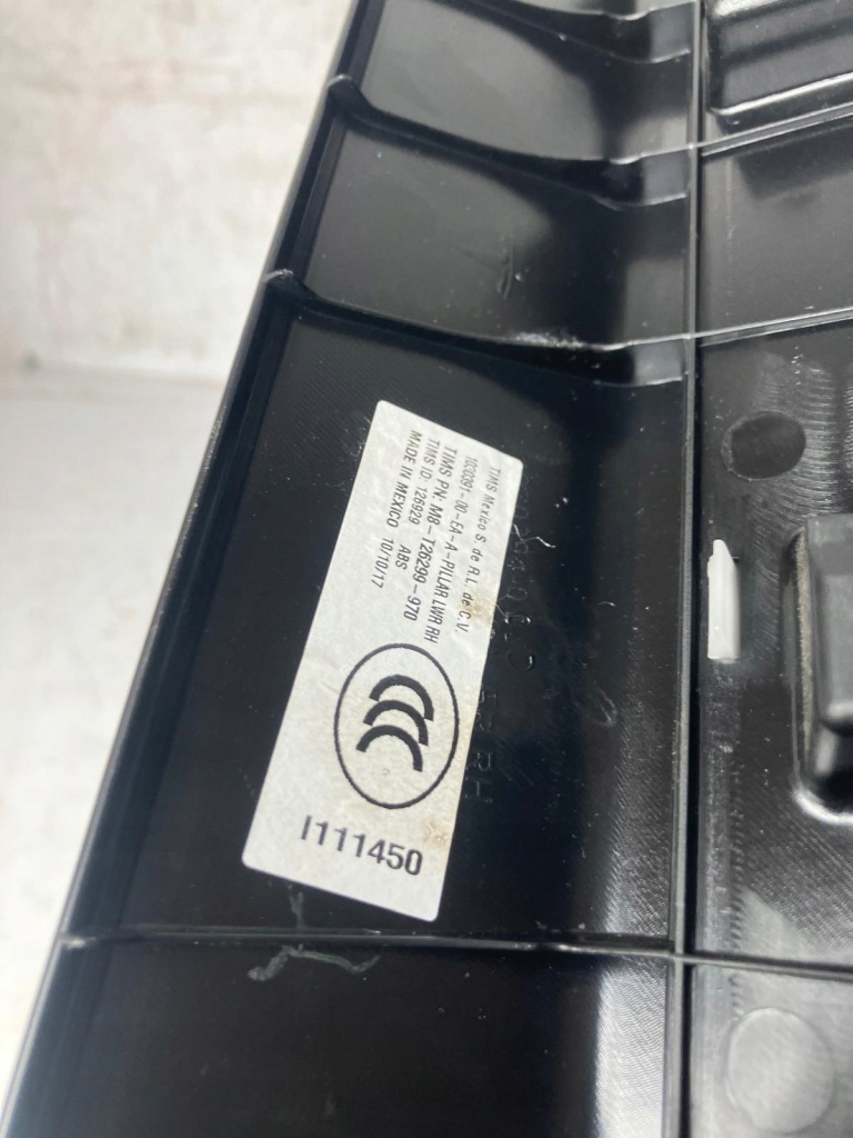 Накладка порог правый  tesla model s 1030391-00 с Разборки