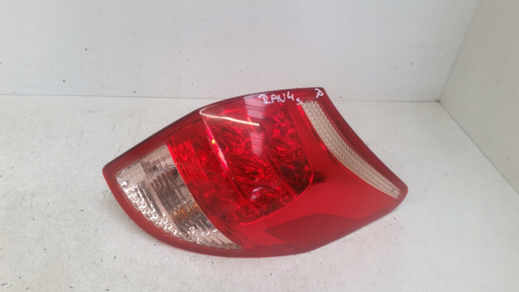 фото №1, Лампа правый задняя led europa toyota rav4