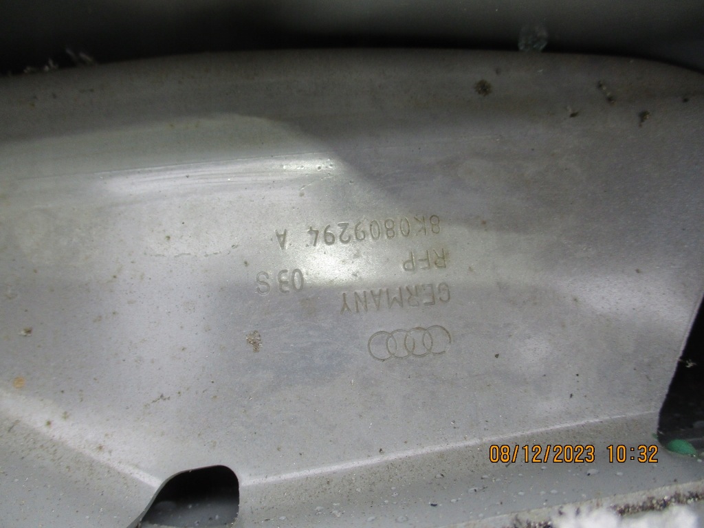 Audi a4 b8 2008 -2011 r - порог правый  ,стойка  ls9r , белый с Разборки