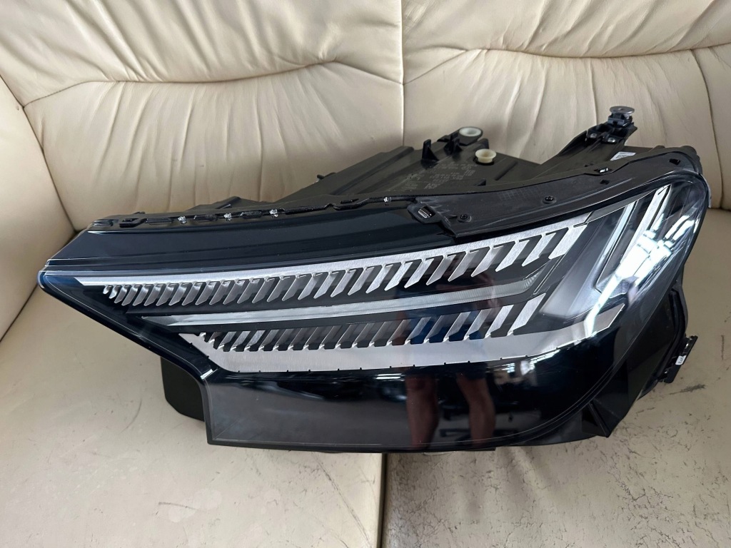 фото №14, Audi q4 sportback e-tron 2022 лампа передня