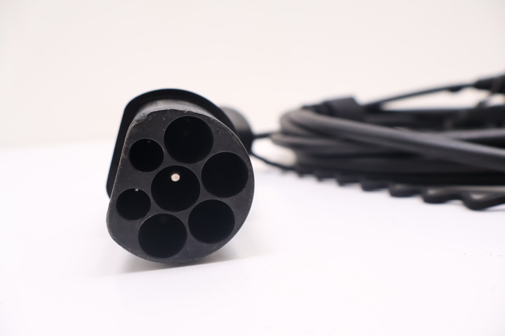 Volvo v60 2 2.0 t6 plug in hybrid шланг зарядки зарядное устройство 35850801 в Украине