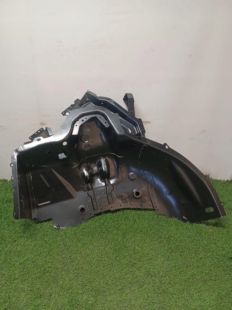 фото №1, Обшивка крила праве задня lamborghini urus