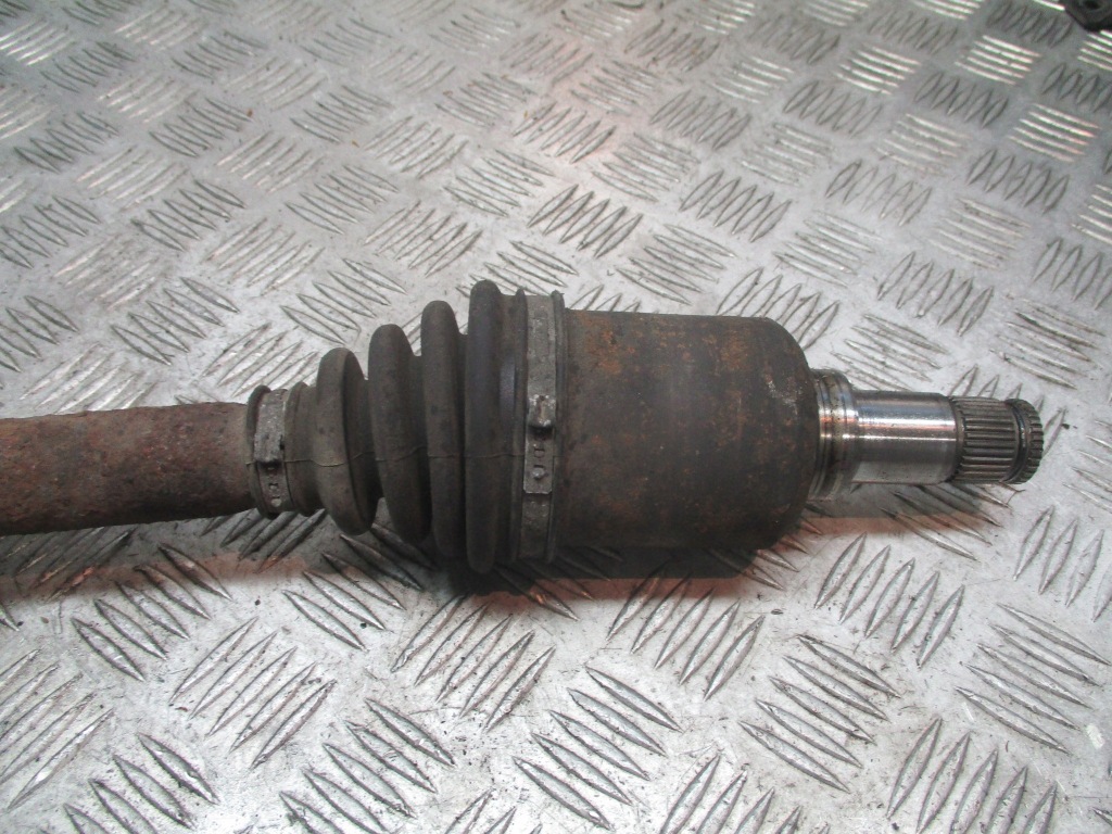 Привідний вал права задня smart fortwo 0.8 cdi Доставка