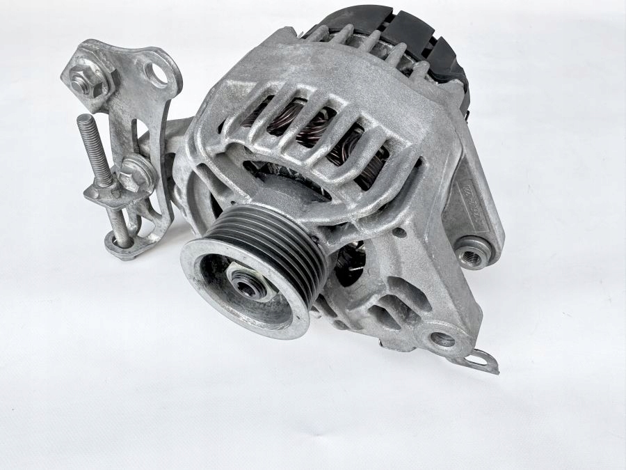 фото №1, Toyota aygo yaris генератор 27060-00010 оригинал