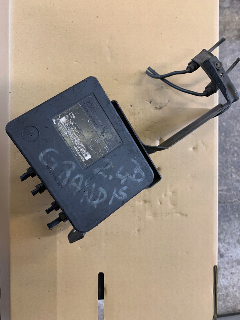 фото №1, Насос блок управления abs mitsubishi grandis 2.4b