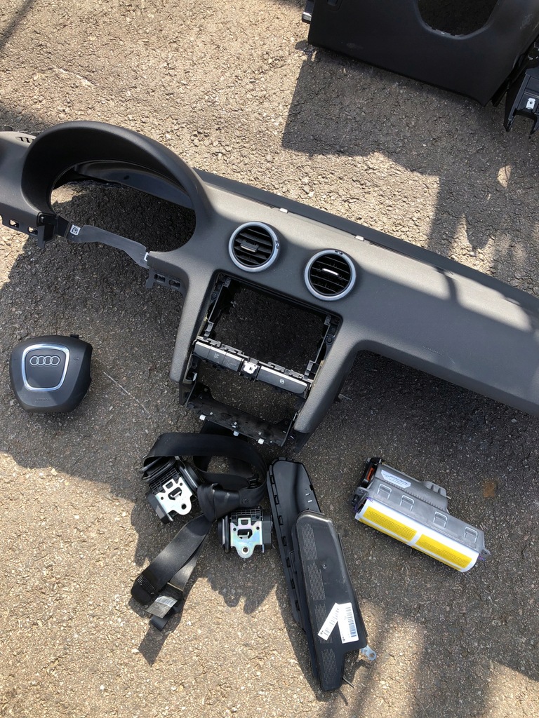 фото №4, Audi a3 8p консоль приборная панель подушка безопасности подушки безопасности ремни