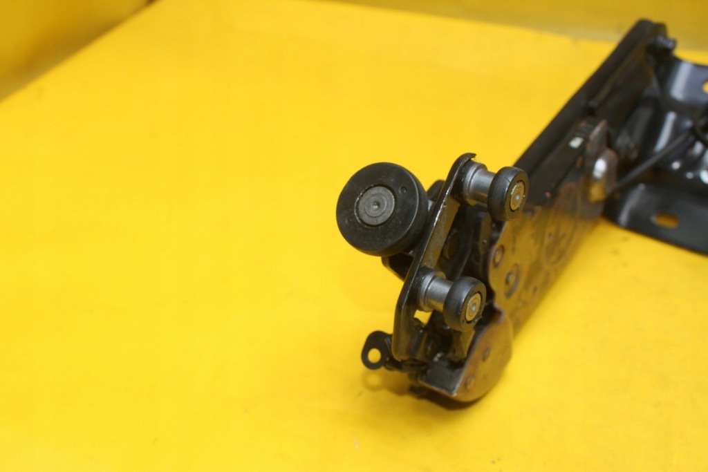 фото №7, Ролик двері лівий задня зсувні kia sedona ii