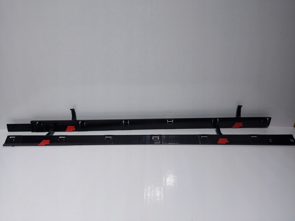 фото №14, Volvo xc60 i кронштейн клипса правой накладки накладки порога