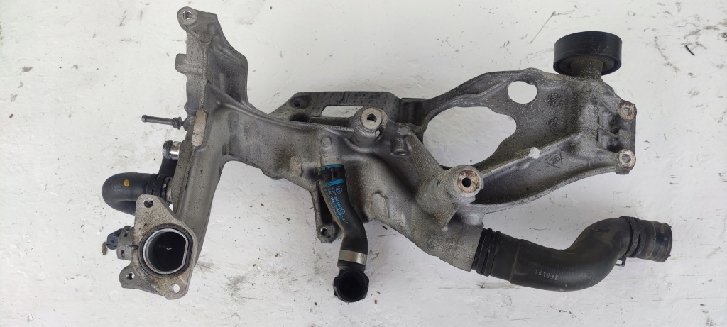 Кронштейн генератора mercedes w176 w246 cla w117 1.8 cdi 651 a6512011709 Недорого