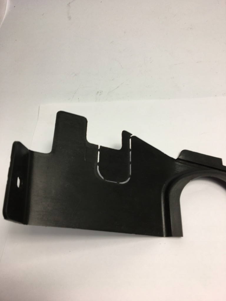 Захист бічна радіатора ліва mercedes w124 1246281907 Недорого