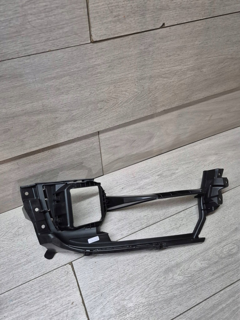 фото №1, 14788. panamera направляющая бампер правый перед 971807986k