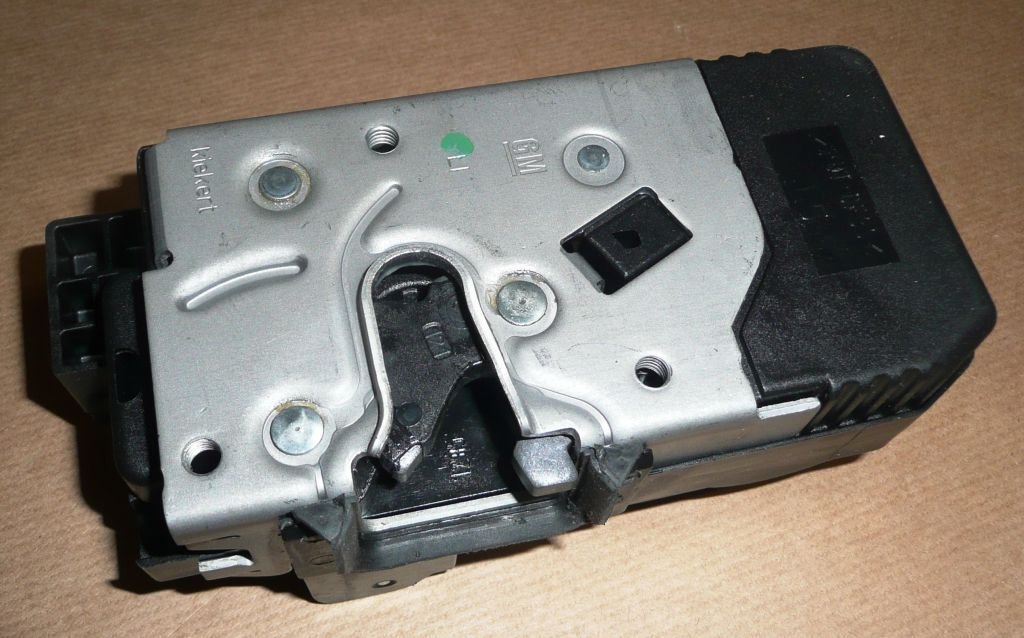 фото №4, Замок дверь задняя renault trafic ii opel vivaro nissan primastar 3 pin