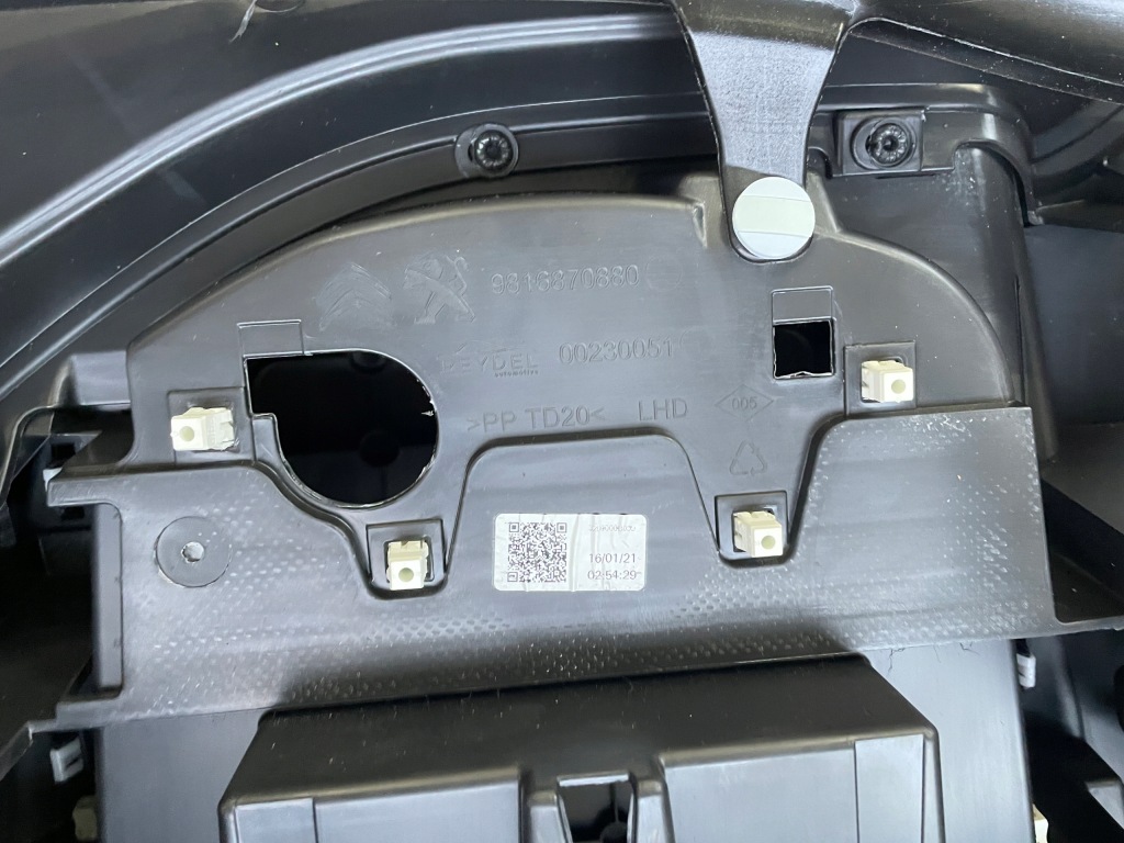 Opel combo 18- приборная панель приборная панель  приборная панель 9816871180 Оригинал