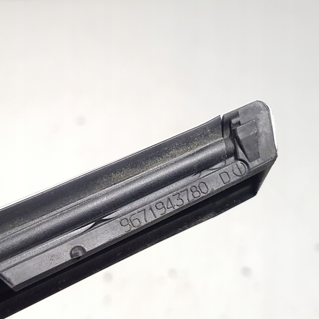 фото №4, Молдинг уплотнитель дверь правый перед хром peugeot 508