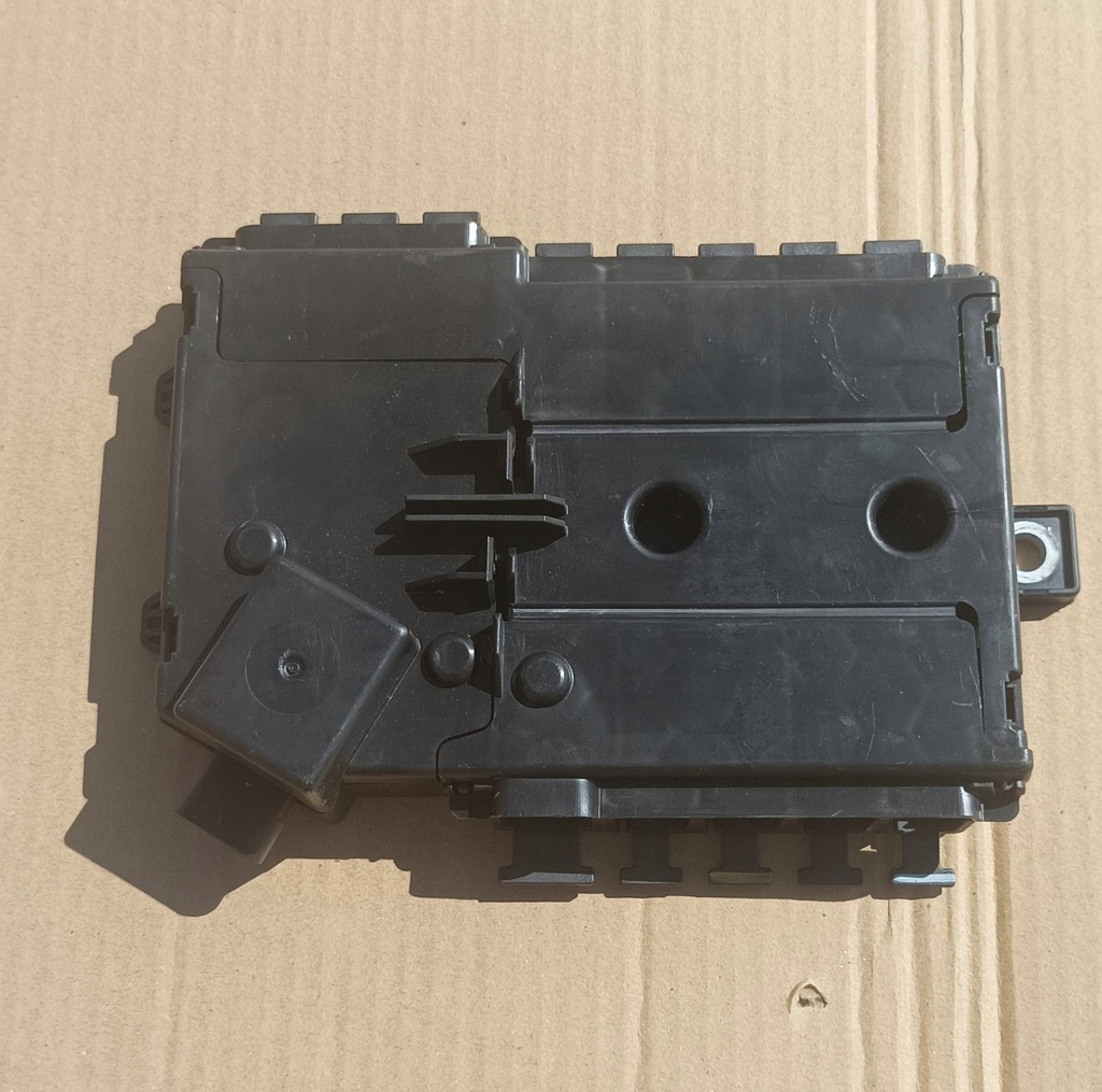 фото №1, Mercedes w205 c klasa коробка предохранителей