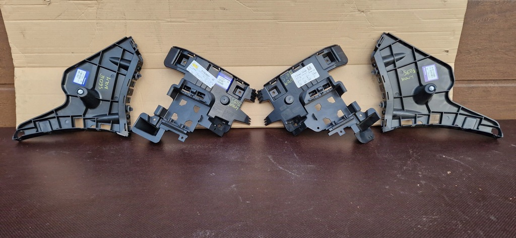 фото №1, Volvo s60 кронштейн направляющая задняя nowe