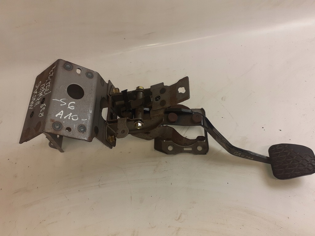 фото №1, Mazda 6 i 2.0 d педаль гальма