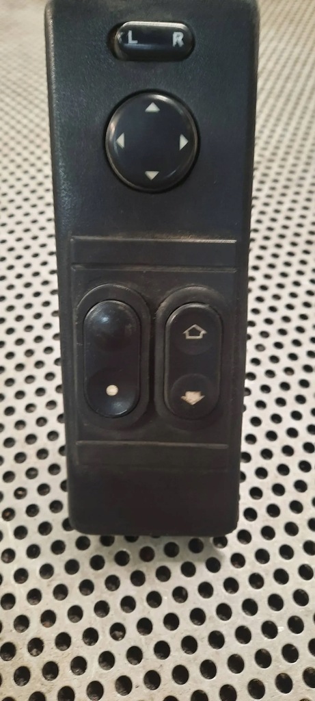 фото №1, Кнопки стекло a0045459207 mercedes vito