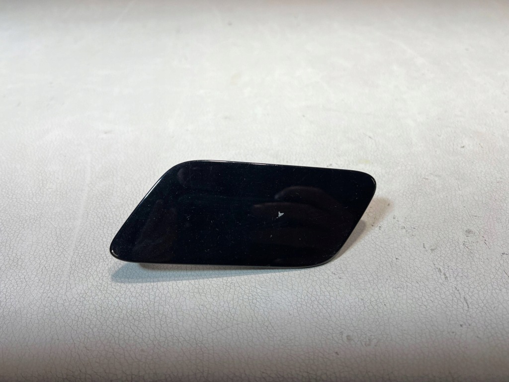 Купити Заглушка розпилювача лампи лівий перед audi q7 4m0807753b