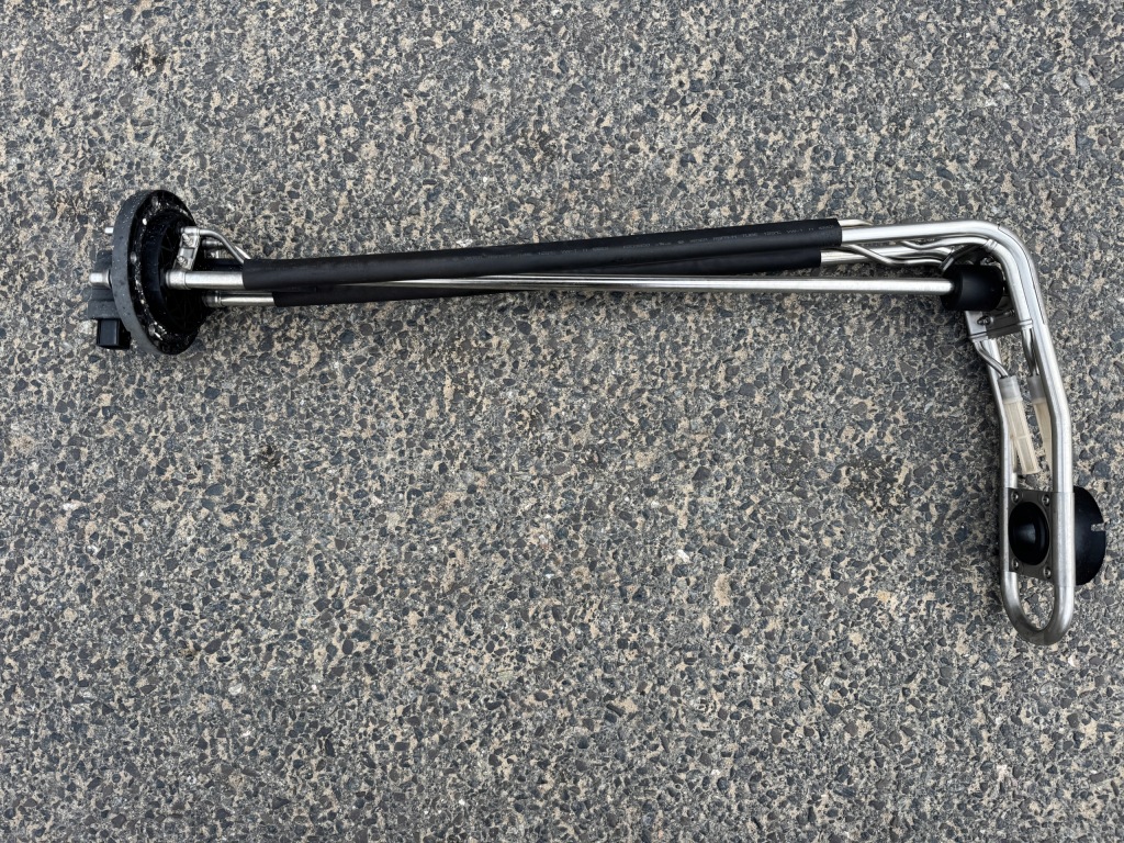 фото №1, Датчик маслоприёмник adblue ad blue mercedes actros mp 4 a0075425818