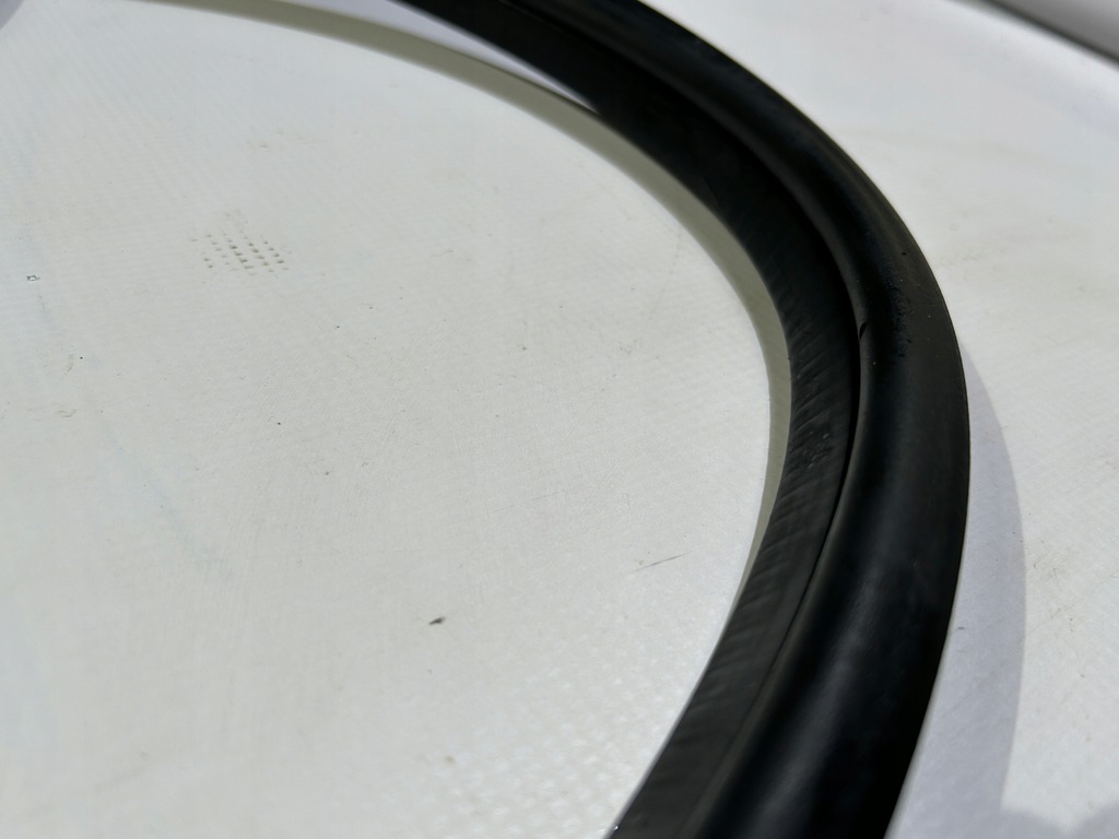 фото №5, Прокладка крышки багажника corvette c6 targa