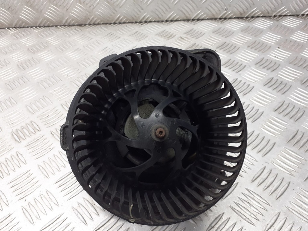 фото №1, Вентилятор обдув audi 80 b4 1.6 e 8a1820021