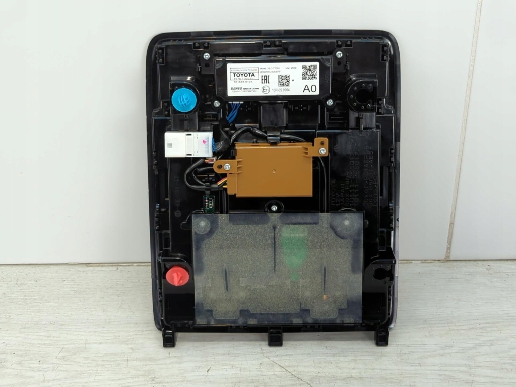 Лампа обшивки стелі освітлення lexus ux 867e1-33011 101546-0101 Зі Шроту