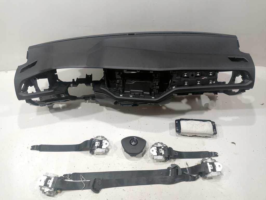 фото №1, Vw t-roc troc 2ga org приборная панель консоль подушка безопасности подушки безопасности ремни оригинал демонтаж