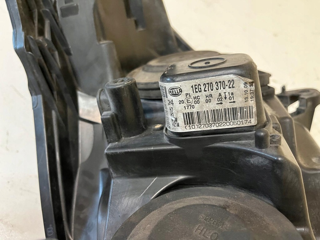 фото №9, Opel astra h 3 iii лампа правый перед передняя комплектная 1eg270370 czarna