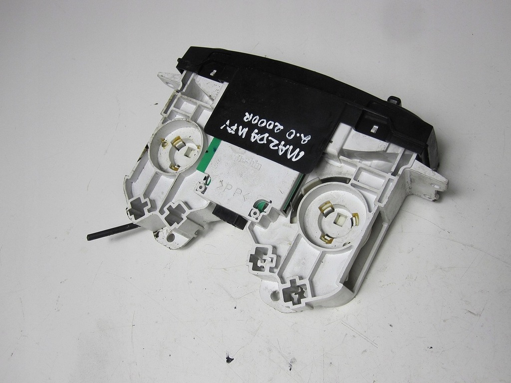 фото №10, Панель управление кондиционера mazda mpv 2000r