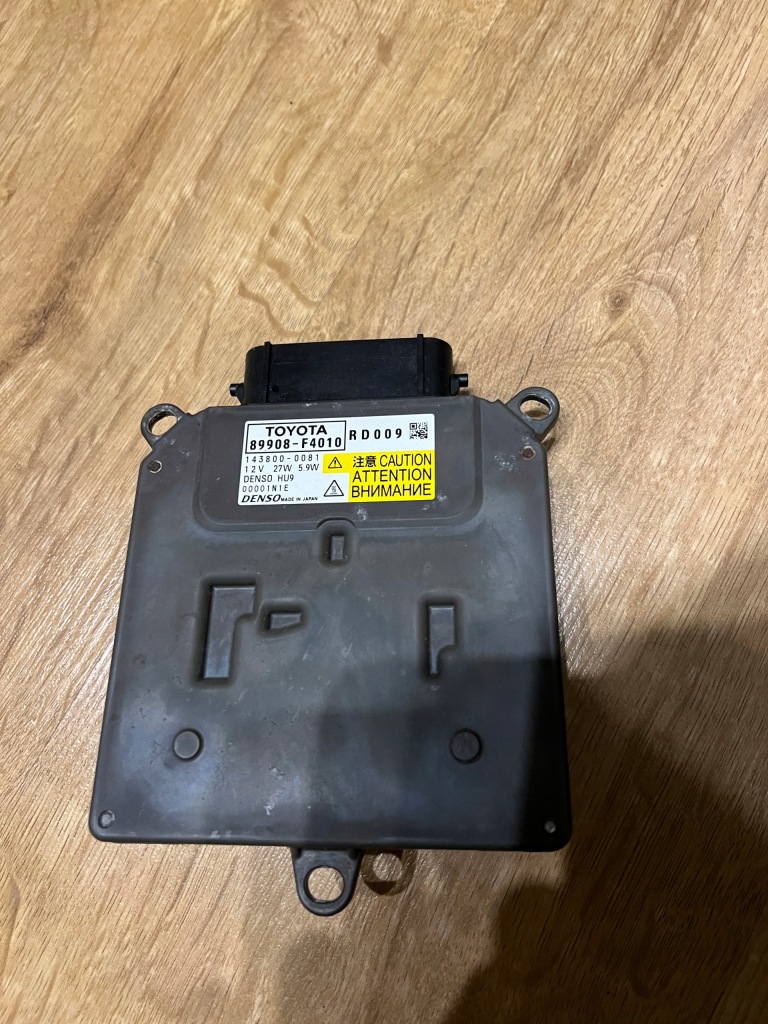 Купити Перетворювач лампи toyota оригінальний номер 89907-f4010