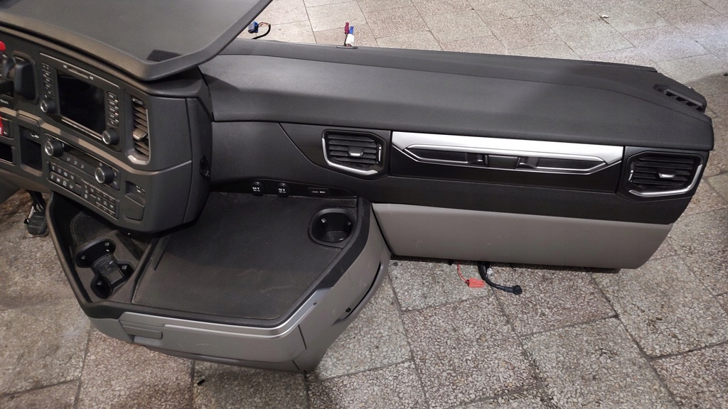 фото №5, Консоль панель приладів приладова scania r s новий model