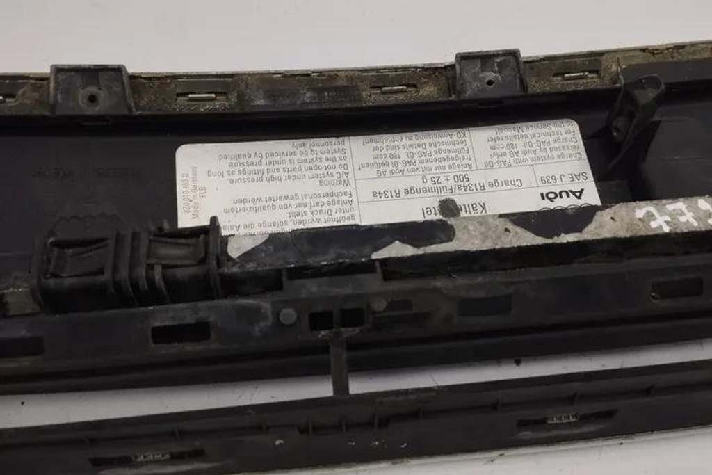 фото №9, Решітка радіатора audi a2 8z0 8z0010183d 1.4l бензиновий 55kw 2001