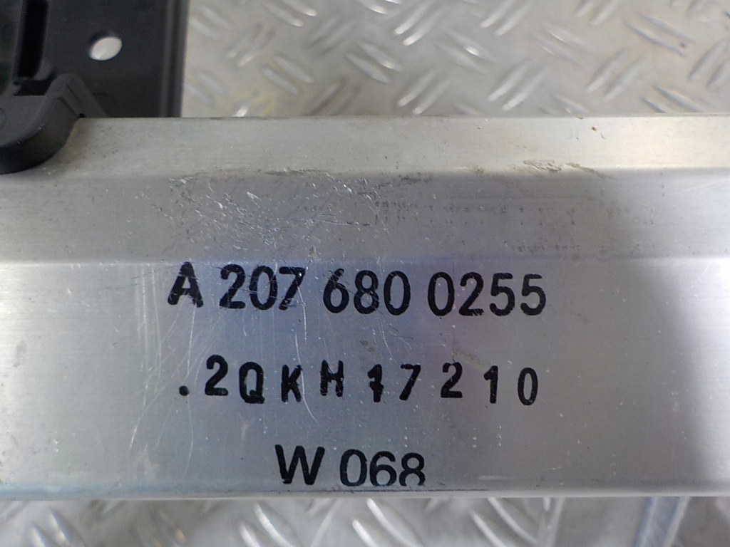 Mercedes w207 купе 09- балка панелі приладової панелі в Україні