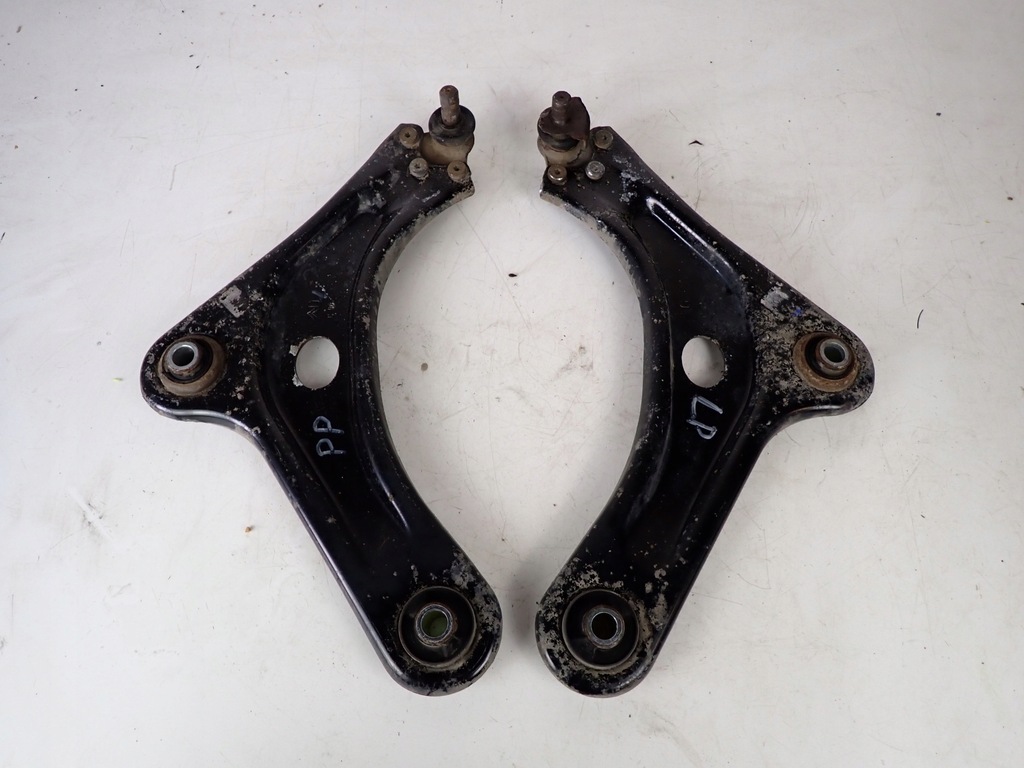 фото №1, Важіль передній перед правий i лівий citroen ds3