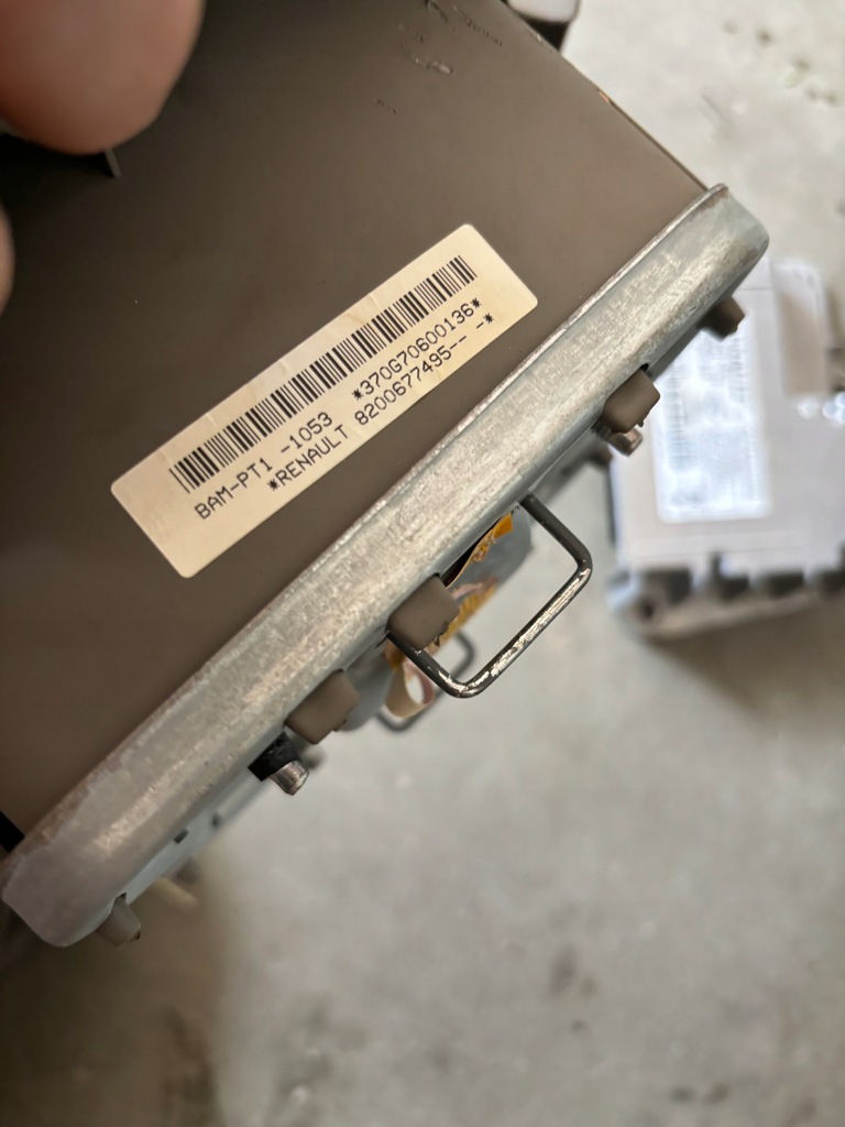 фото №3, Панель приладів панель приладів подушки безпеки orginał renault clio iii