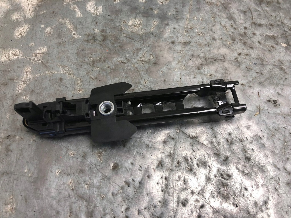 фото №1, Регулювання поперечина audi a4 b8 8k0857833c