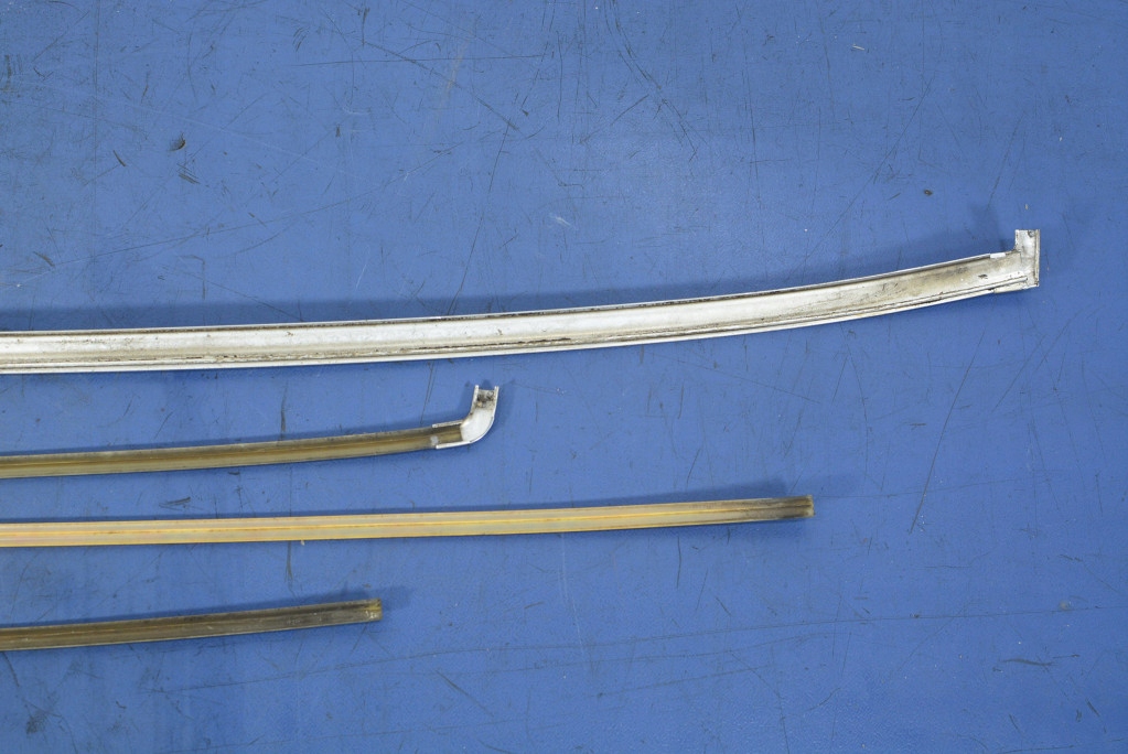 Bmw 5 e12 e28 накладки декоративні скло задній Київ