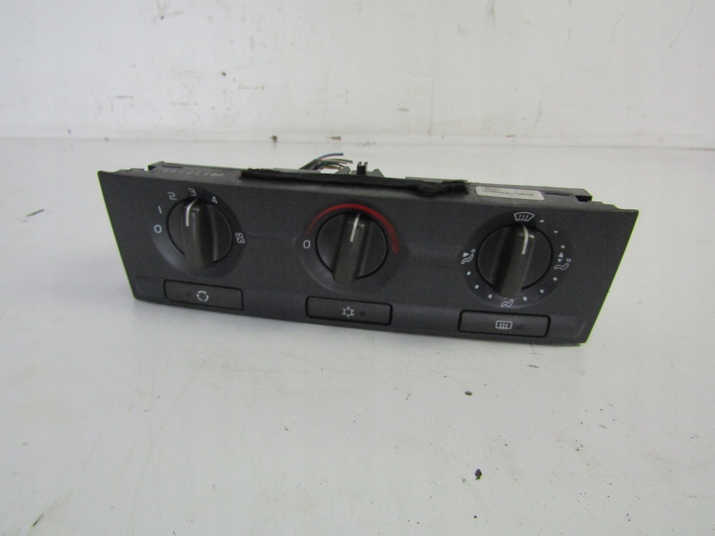 фото №8, Volvo s40 v40 1 панель отопителя naiewu кондиционера 00-04 fl