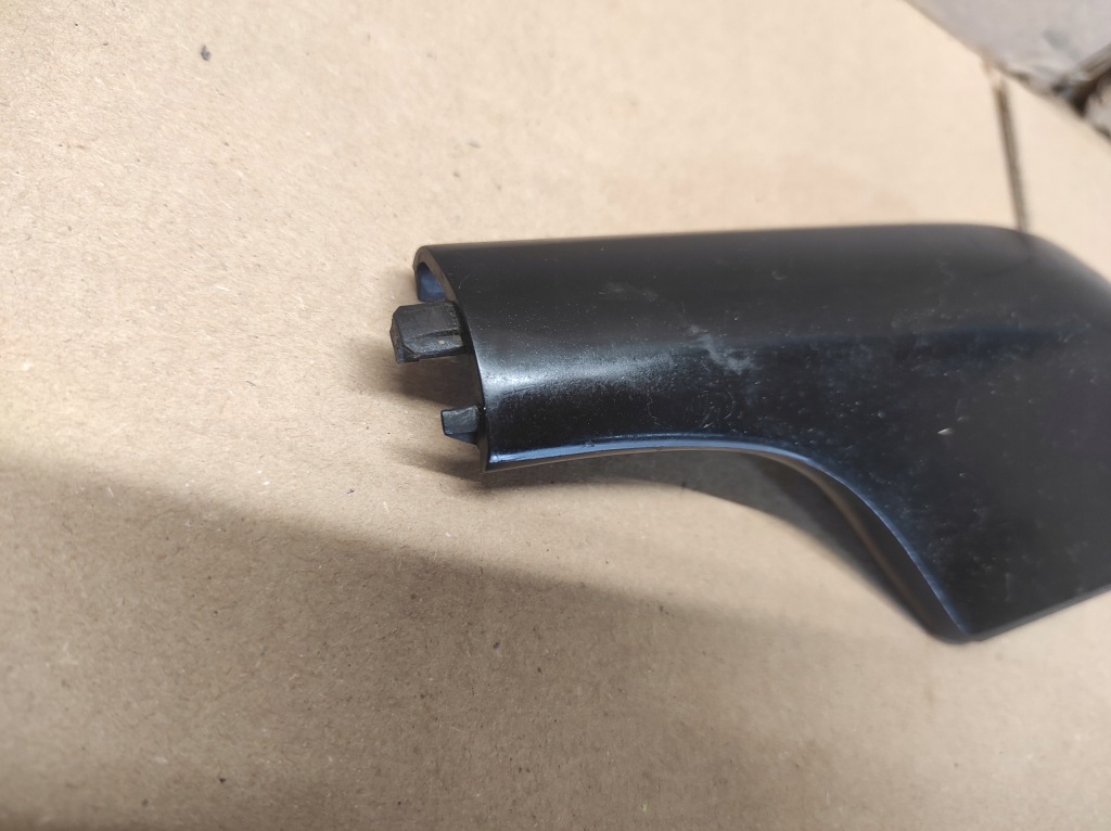 фото №2, Заглушка рейлинг левая задняя toyota previa 02r