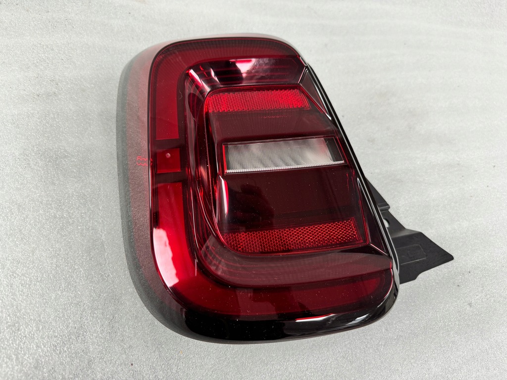 фото №1, Fiat 500 electric 20- ліва задня лампа